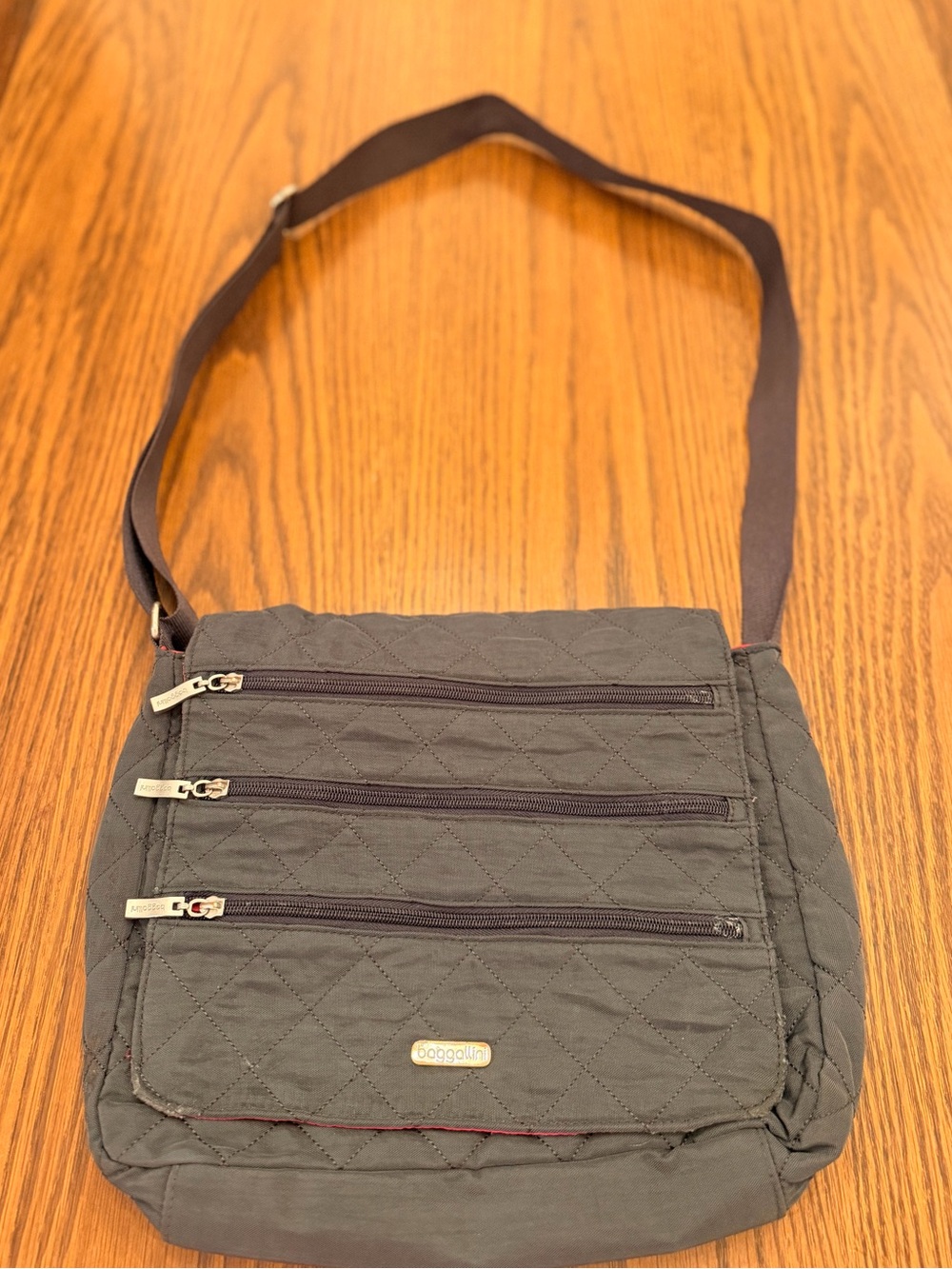 Baggallini Quilted Messenger Bag - grey